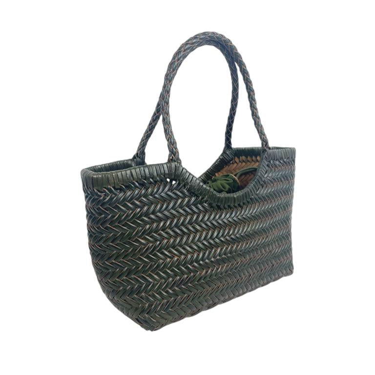 Bolsa trançada com alça dupla