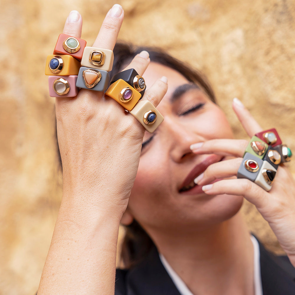 Anillo color rosa viejo con amatista