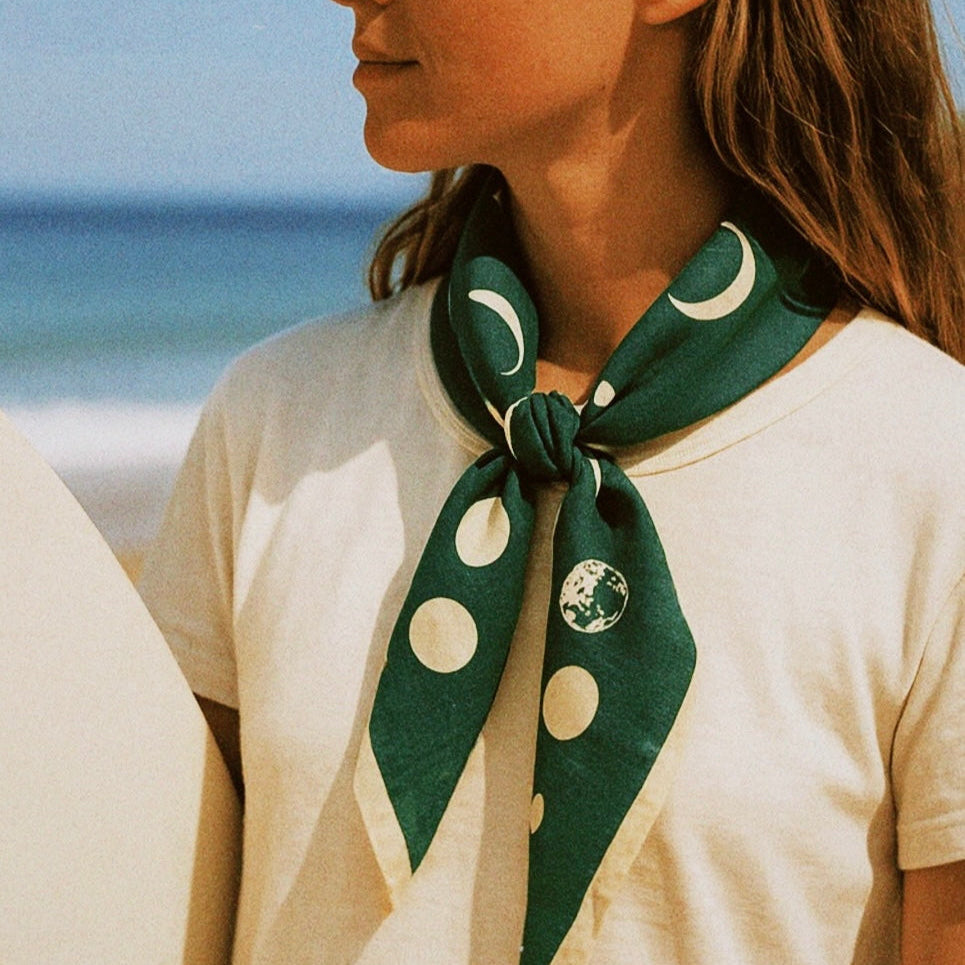 Moon • Day pañuelo