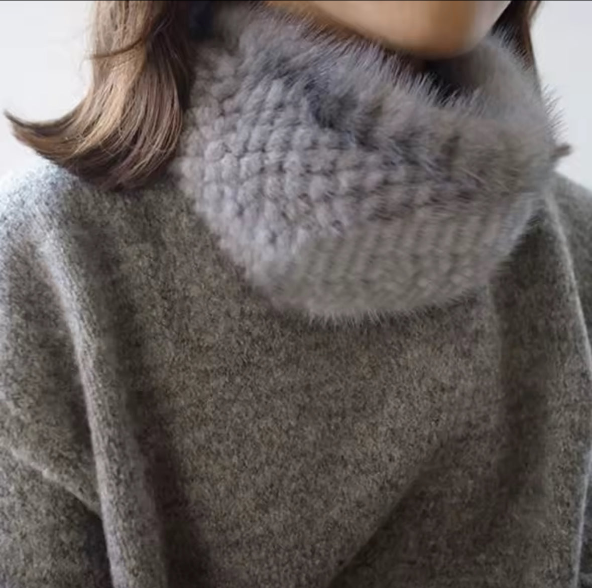 Cuello de piel trenzado