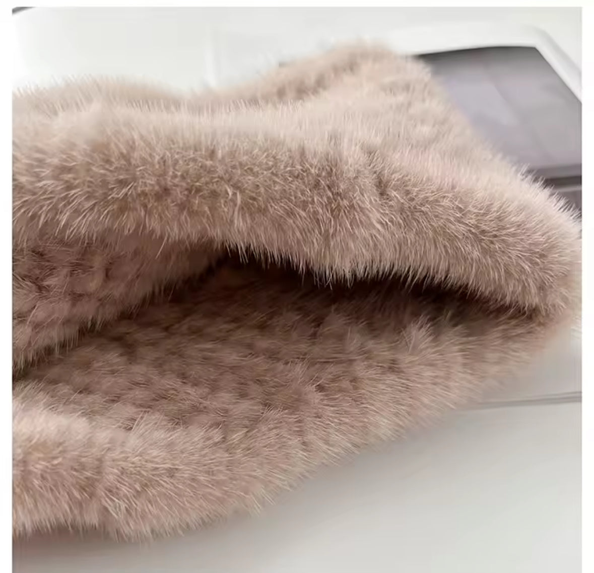 Cuello de piel trenzado