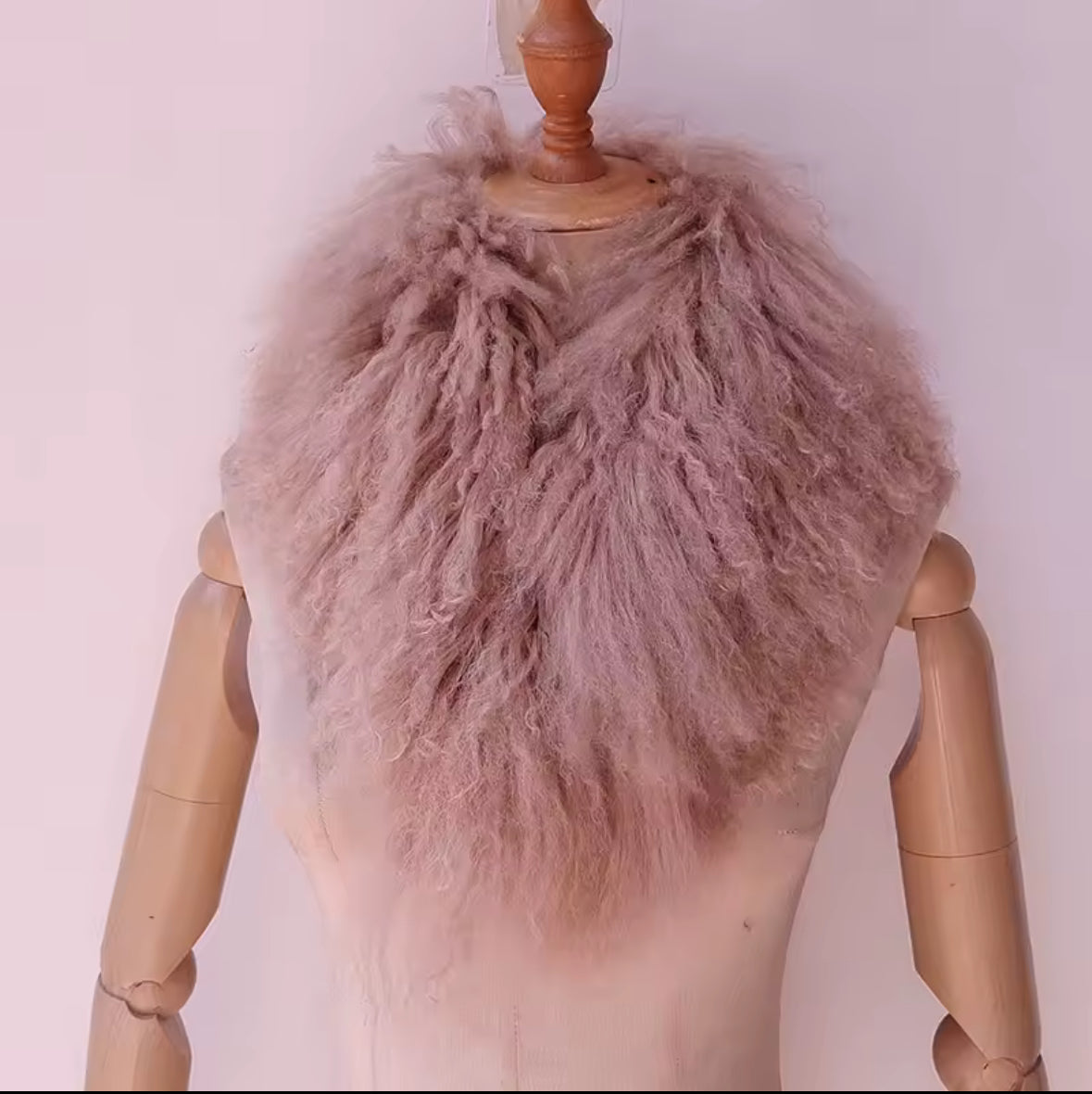 Cuello de piel de cordero de Mongolia